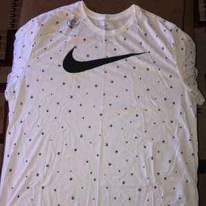 Brand new- XXL Nike Dri Fit Nike Tee